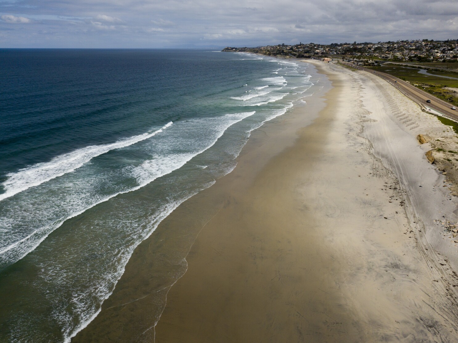 Hot Housewife Nude Beach - Is there a greater risk of coronavirus spread at the beach? Scientists  aren't sure - Los Angeles Times