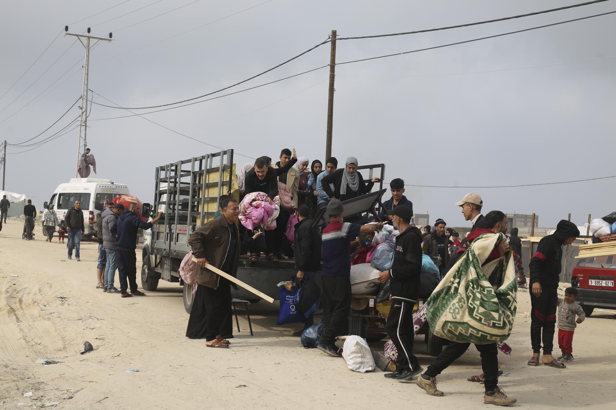 Palestinians fleeing Israel's ground offensive arriving in Rafah, Gaza