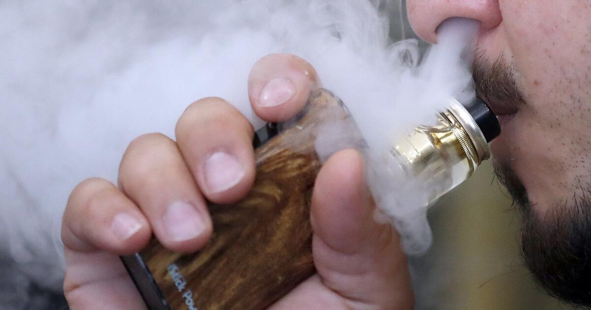 cigar vapor smoke