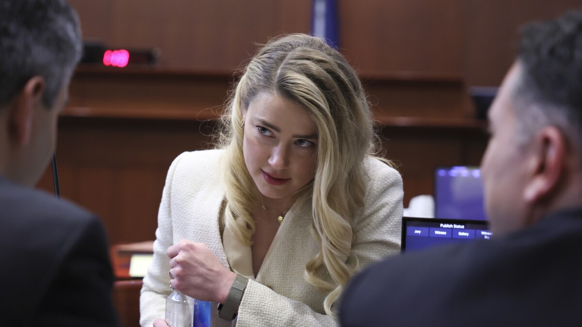 Judge denies Amber Heard's motion to end Johnny Depp trial - Los Angeles Times