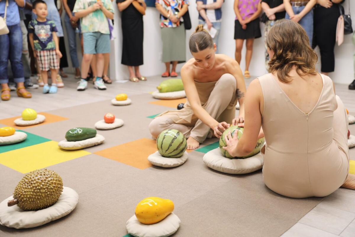 Balkan-American movement practitioner Mia Simonović and dancer Taylor Grandy with “Fruits of Labor” at Unveil Gallery