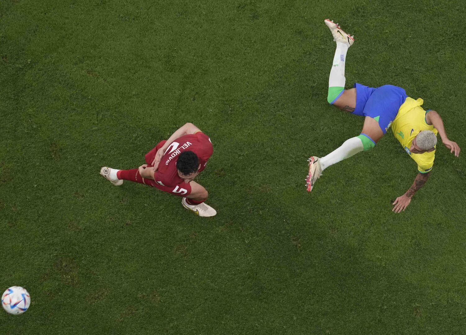 Con gol de fantasía incluido, Richarlison guía el triunfo de Brasil sobre Serbia en su debut en Qatar 2022