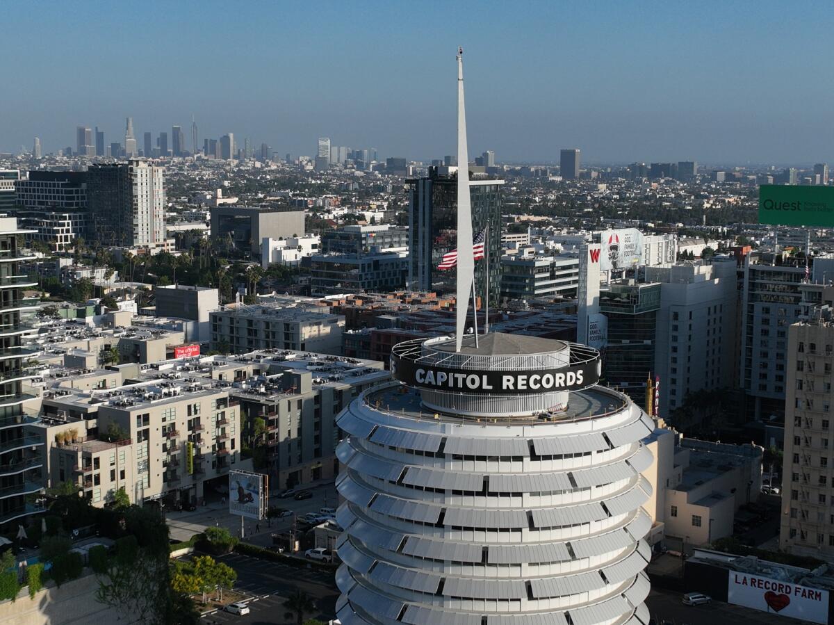 Architect of Capitol Records building sets record straight - Los ...