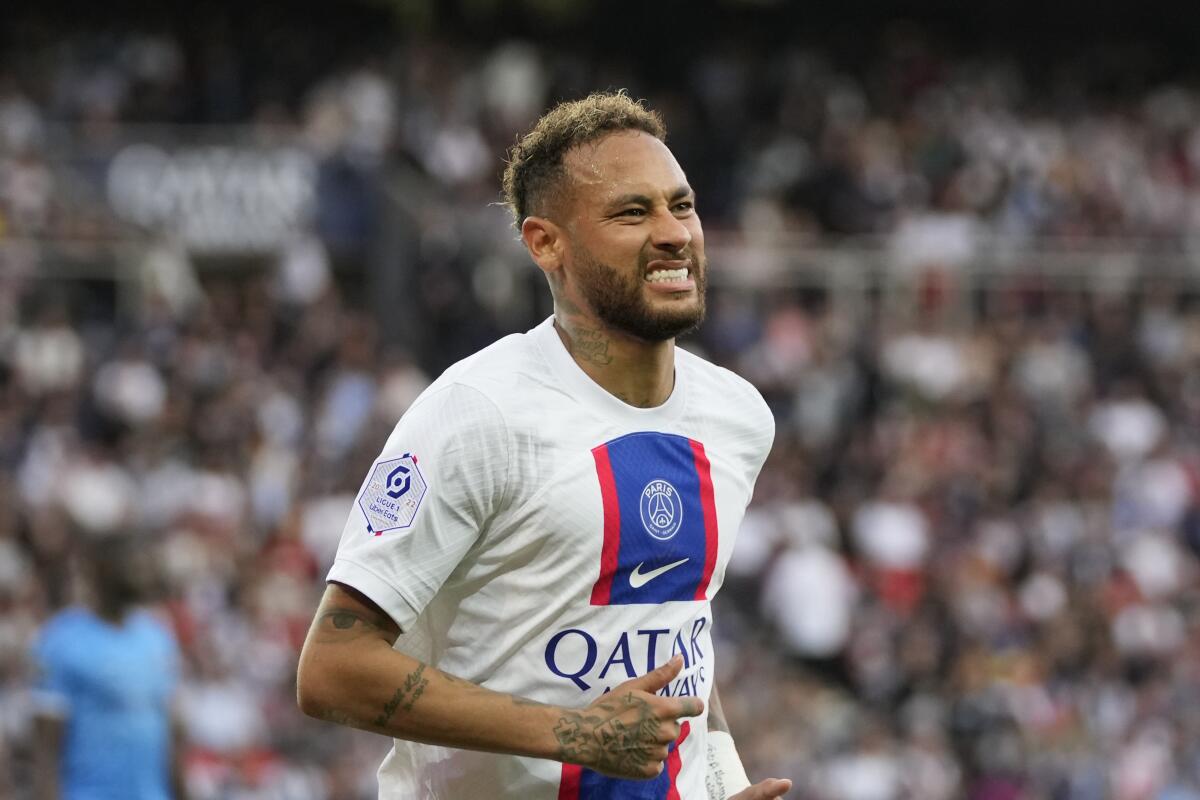 En foto del sábado 29 de octubre del 2022, Neymar, jugador del Paris Saint Germain
