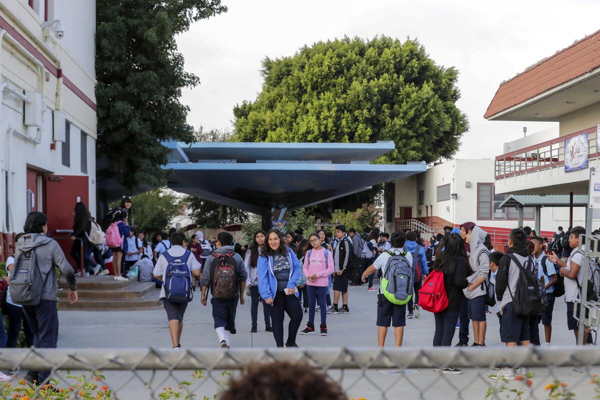  Hollenbeck Middle School 