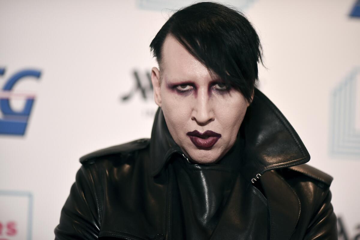 Marilyn Manson asiste al 9no concierto anual de beneficencia "Home for the Holidays"