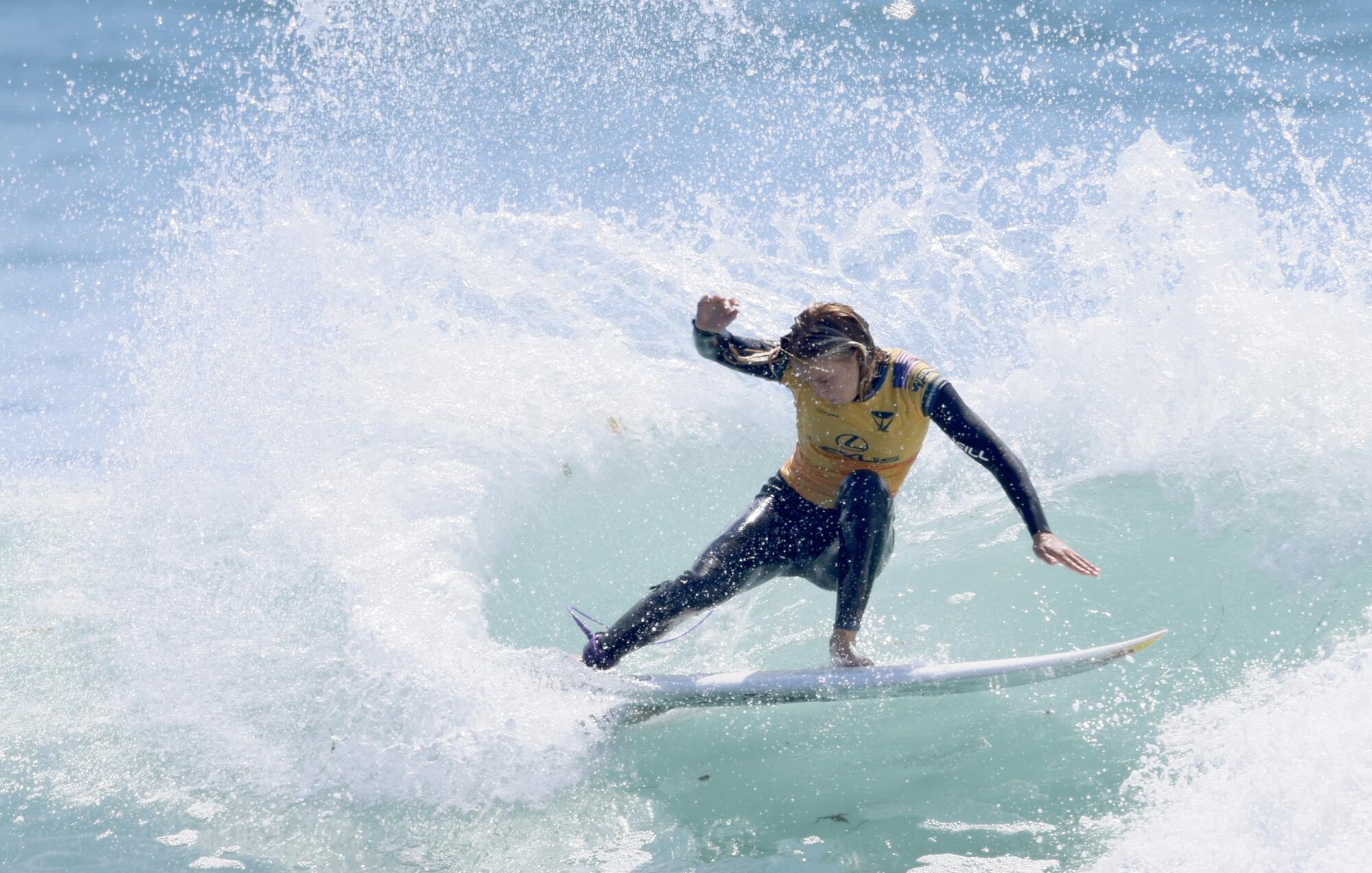 Caitlin Simmers de Oceanside pasó el corte en la final contra Caroline Marks de Estados Unidos.