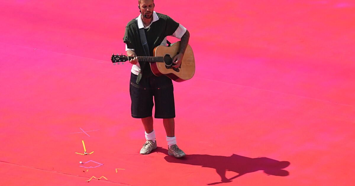 You better Beliebe it. Justin Bieber played a set at MacArthur Park