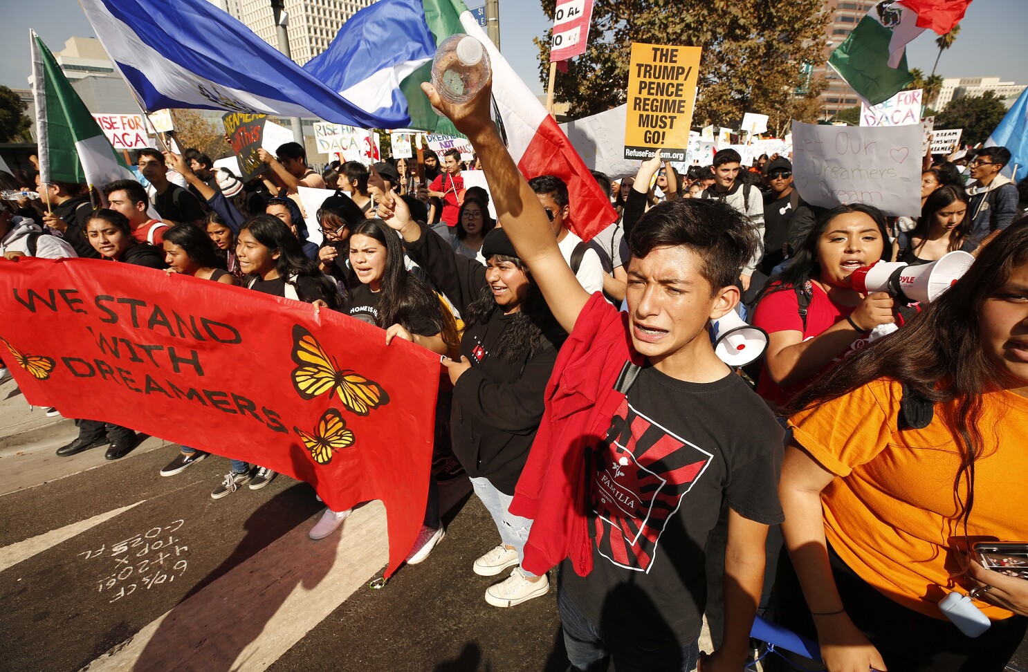 Biden To Offer Legal Status To 11 Million Immigrants Los Angeles Times Illegal Immigrants March 2022 Central America Map