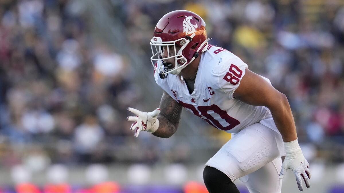 Washington State's Brennan Jackson could help fortify the Rams' pass rush.