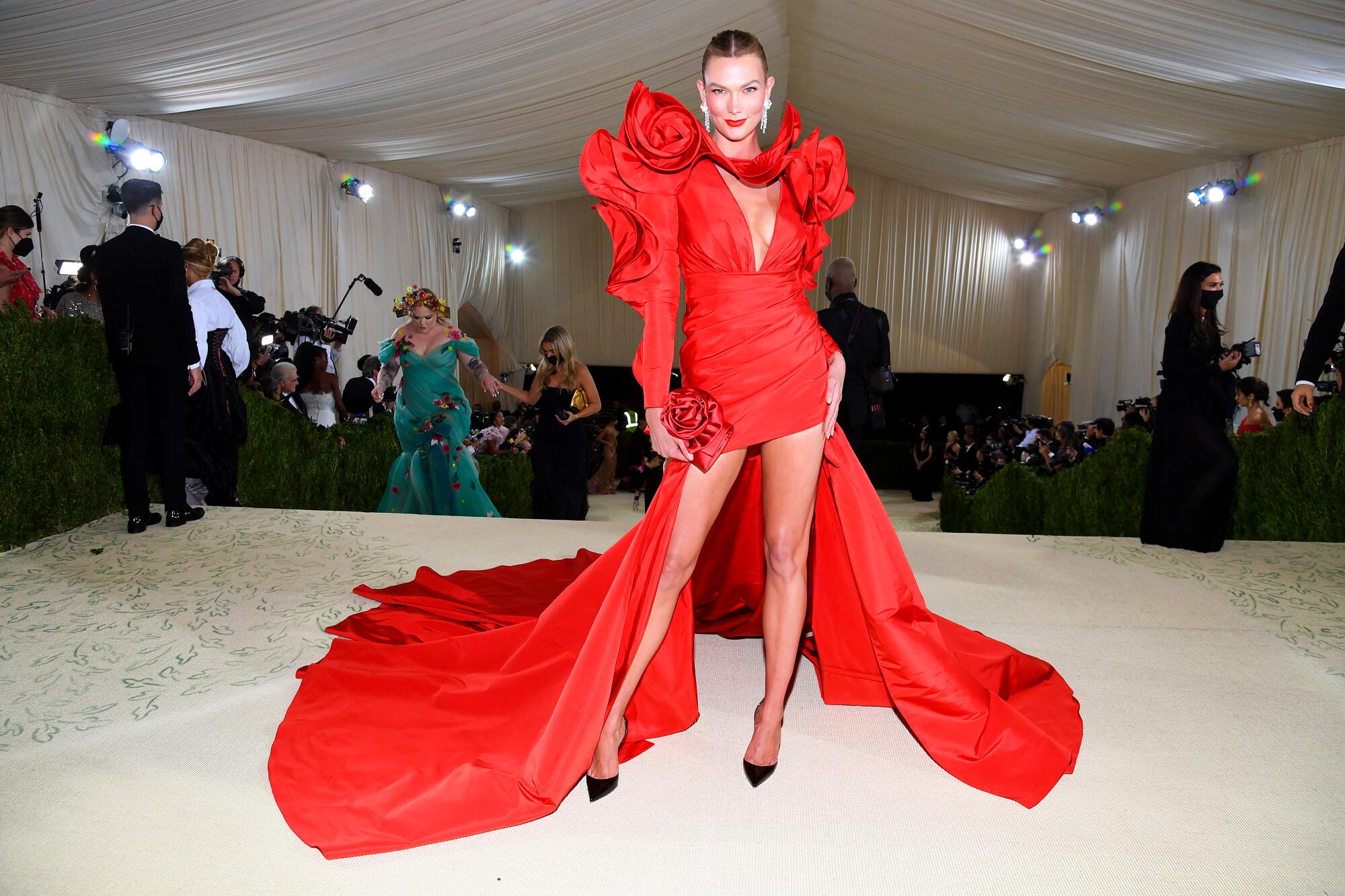 Christian Dior Haute Couture @ The 2021 Met Gala - Red Carpet