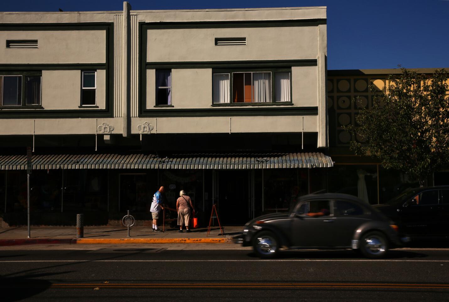 Long Beach's Retro Row