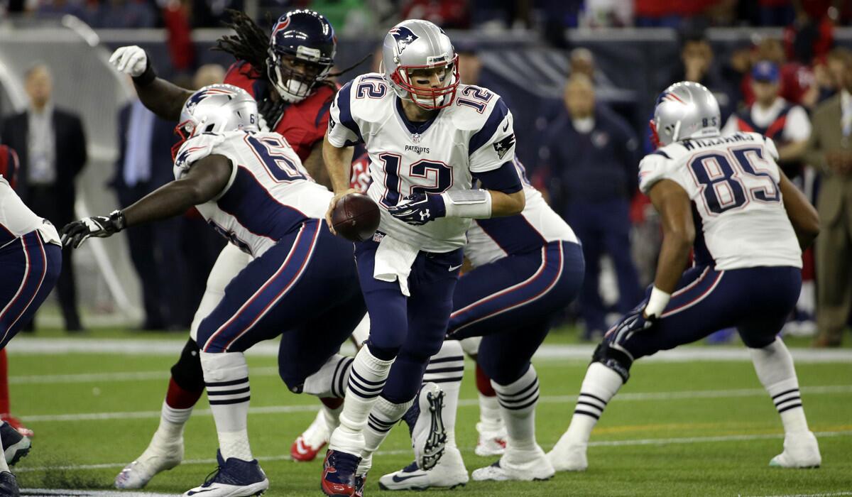 Tom Brady (12) and the Patriots can clinch home-field advantage during the AFC playoffs with a win this weekend.