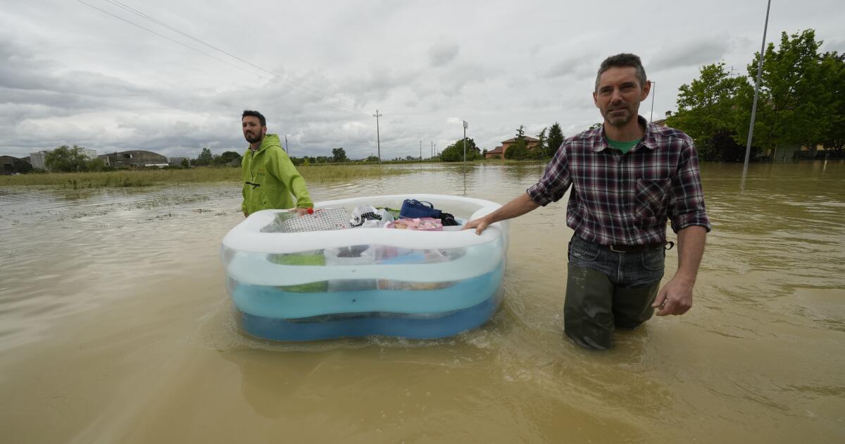 AP SPIEGA: Italia alluvioni, esempio di clima estremo