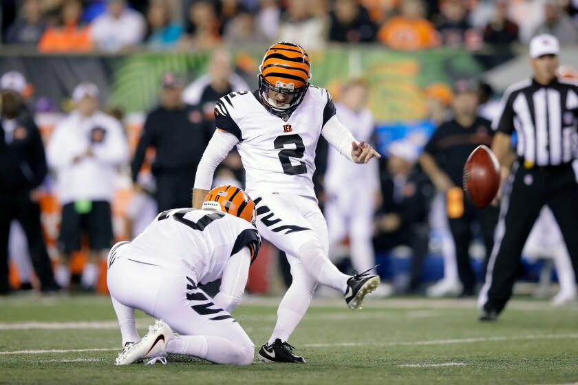 Begnals kicker Mike Nugent (2) kicks a field goal during the third quarter against the Miami Dolphins.