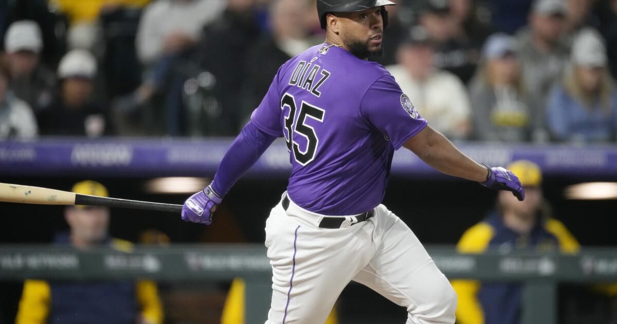 Díaz, Tovar homer, Rockies beat Brewers, 3-2