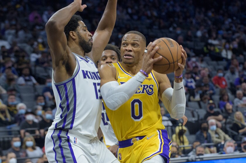 Денвер сакраменто прогноз. Los Angeles Russel Westbrook Highlight vs Memphis 1quarter.