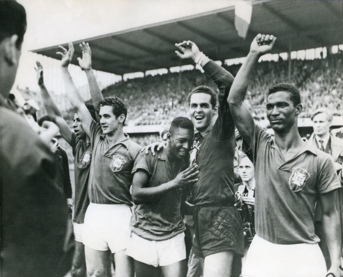 Pelé Honored By Brazilian National Team After Victory at World Cup