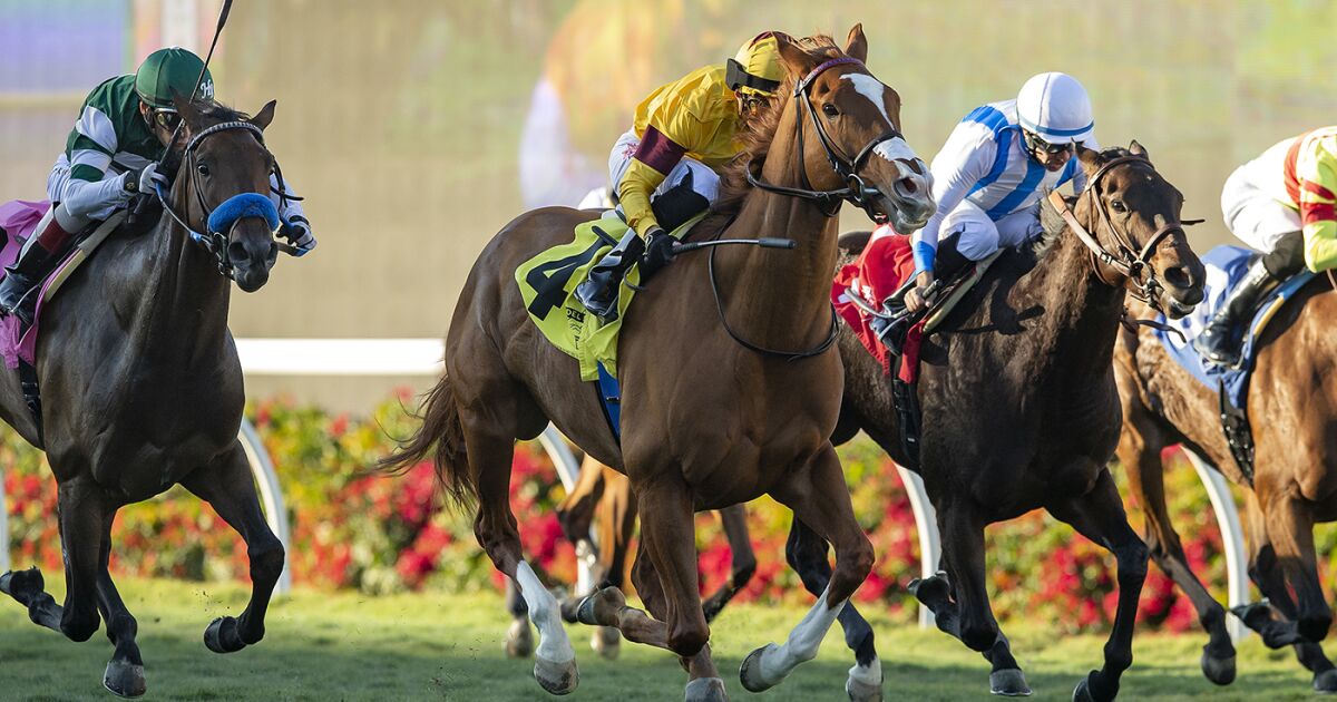 Le jockey Juan Hernandez donne des cours d’équitation jusqu’à présent à Del Mar