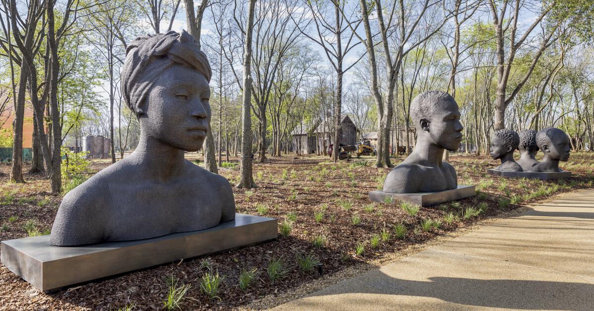 Le parc de sculptures vise à jeter un regard honnête sur l’esclavage, en honorant ceux qui l’ont enduré