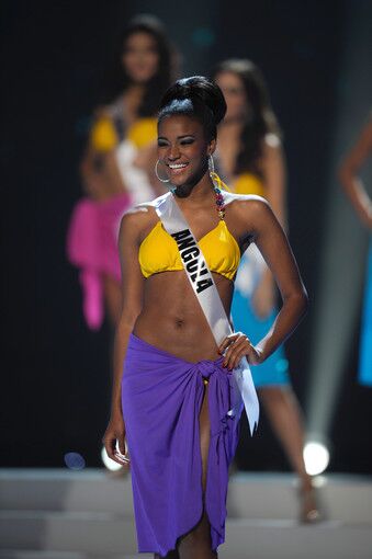 Swimsuit: Miss Angola 2011 Leila Lopes