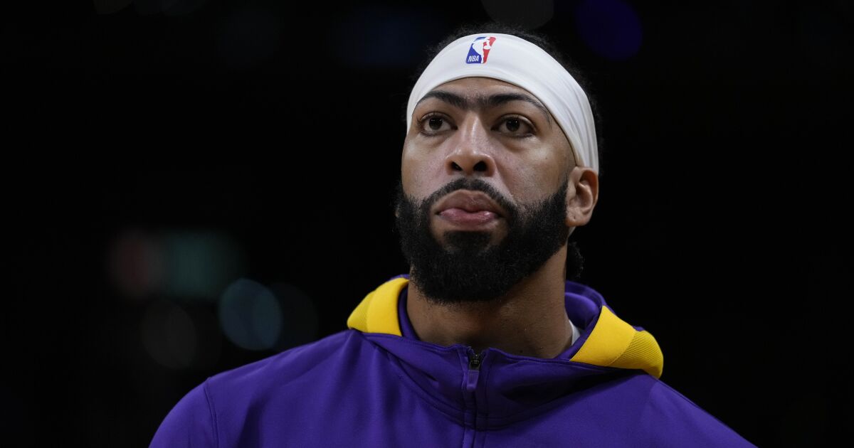 Anthony Davis out indefinitely because of stress injury in right foot