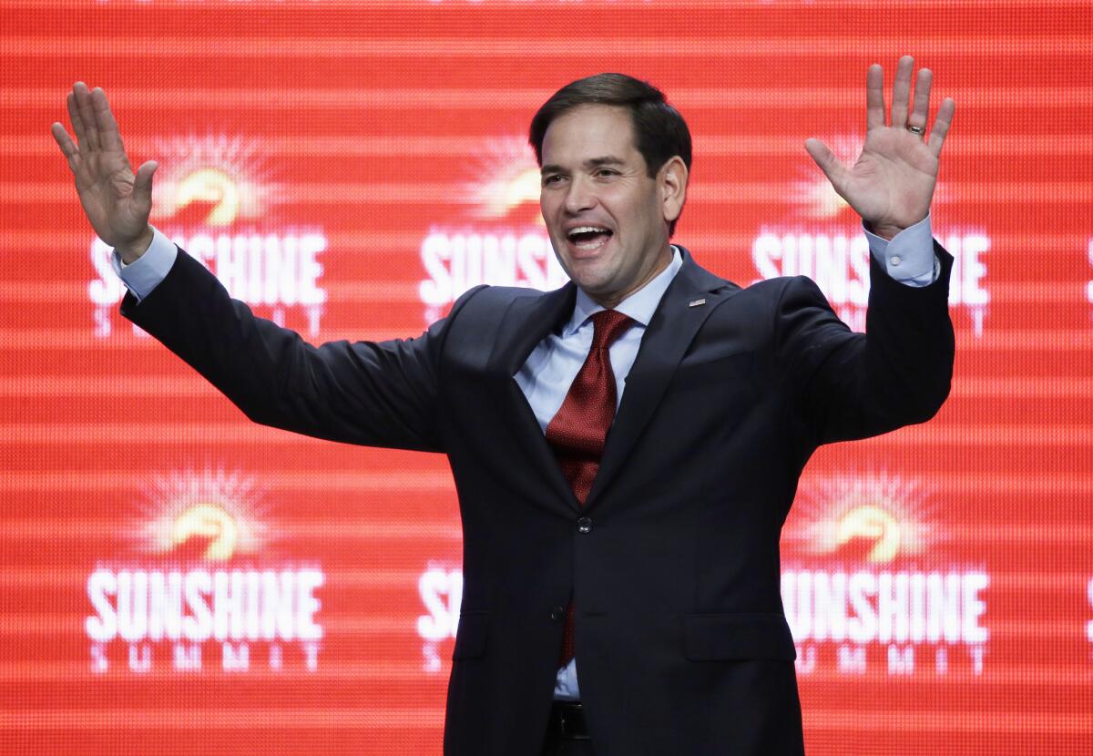 El aspirante a la candidatura presidencial republicana Marco Rubio fotografiado durante un acto proselitista el 13 de noviembre del 2015 en Orlando, Florida.