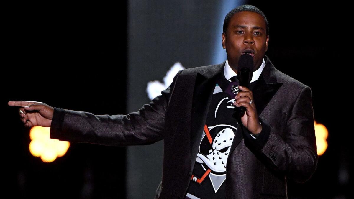 Kenan Thompson broke out an old-school Mighty Ducks jersey while hosting the 2019 NHL Awards on Wednesday night in Las Vegas.