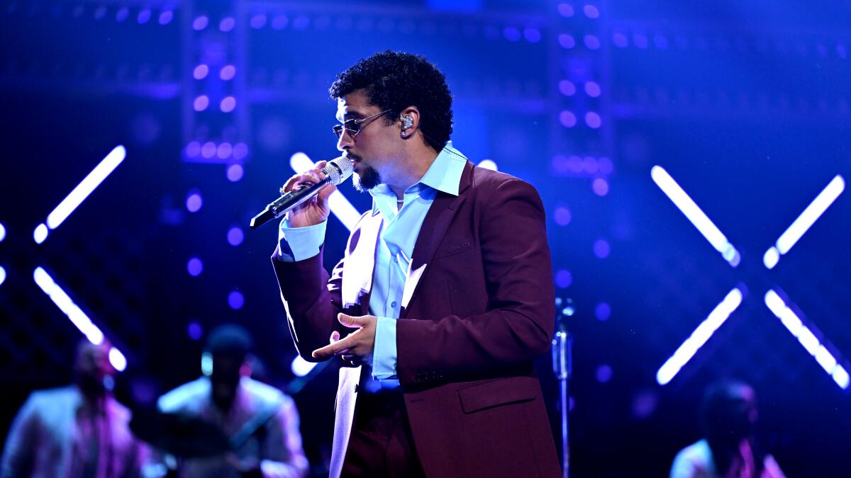 Super Bowl 2026: Bad Bunny will headline halftime show - Los Angeles Times