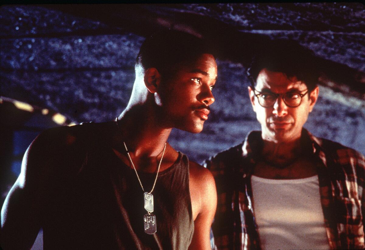 Will Smith, left, and Jeff Goldblum aim to save the nation from space aliens in "Independence Day."