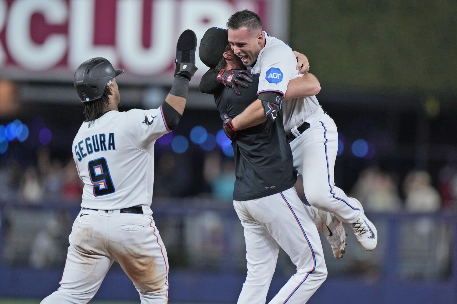 7/31/16: Dietrich's walk-off powers Marlins' win 