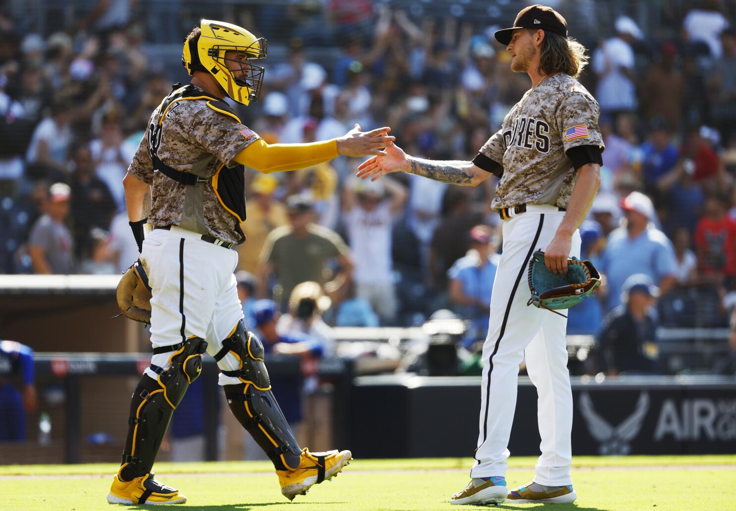 Snell lowers his MLB-best ERA to 2.50 and the Padres hit 4 homers