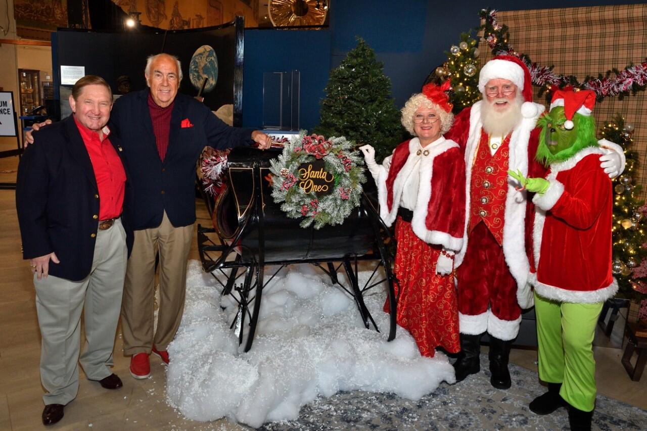 Santa Claus's original sleigh 'Santa One' unveiled at San Diego