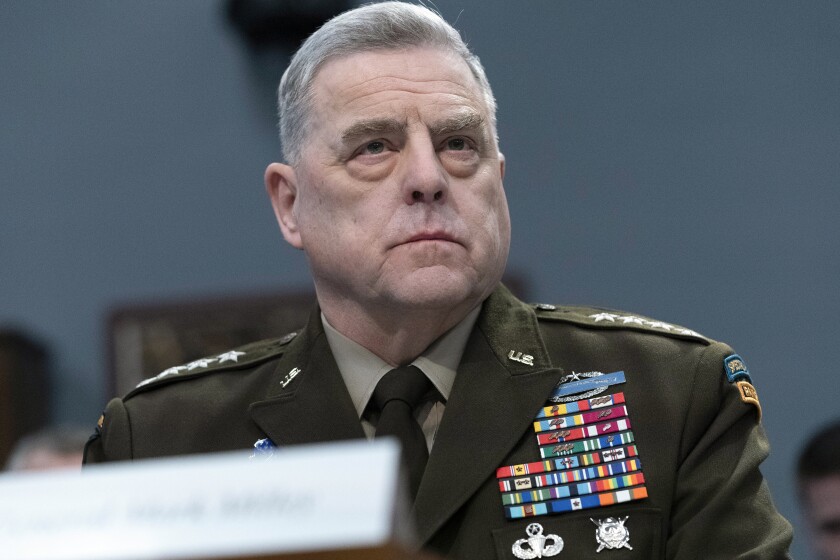 ARCHIVO _ El jefe del estado mayor conjunto de las fuerzas armadas estadounidenses, general Mark Milley