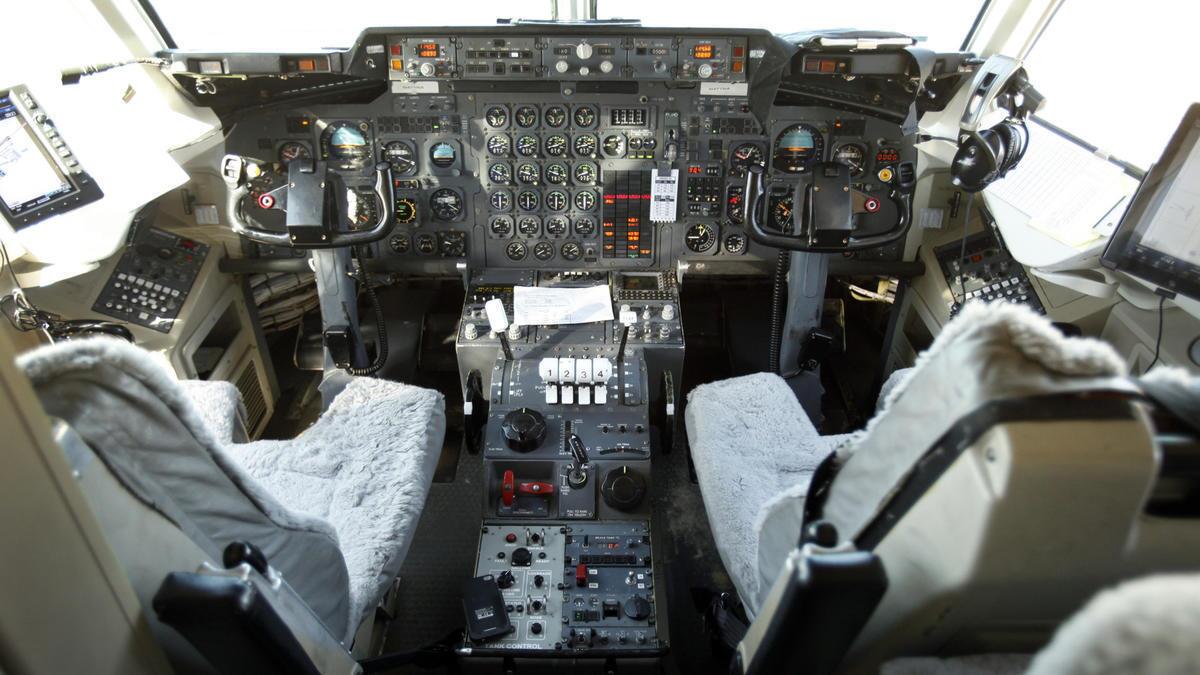 La cabina del Neptune Aviation Services Inc., del jet Missoula Montana British Aerospace BAe ).