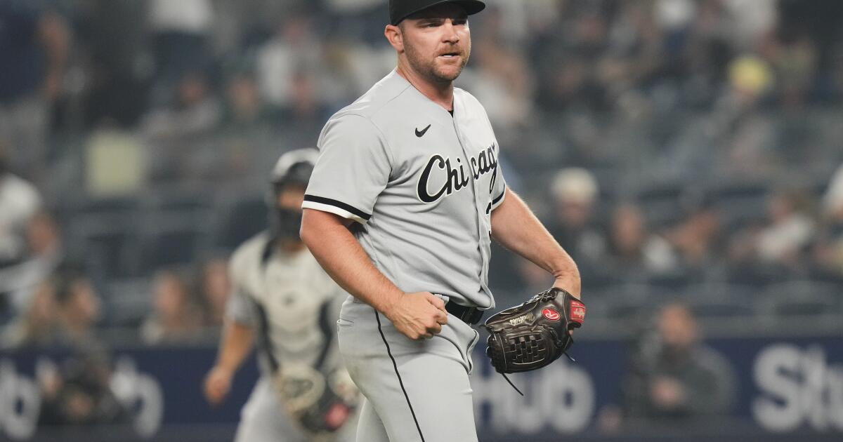 Hendriks pitches 8th inning for White Sox in return from non-Hodgkin  lymphoma - The San Diego Union-Tribune