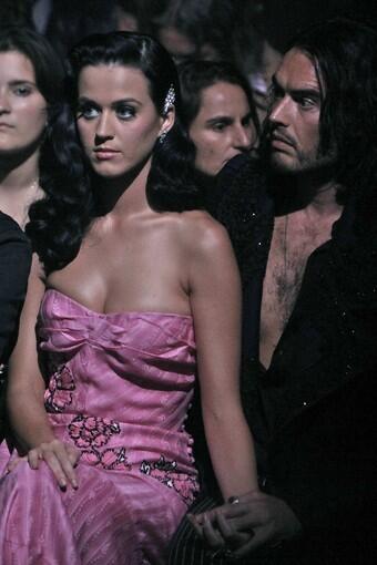 Katy Perry and Russell Brand, PDA in Paris