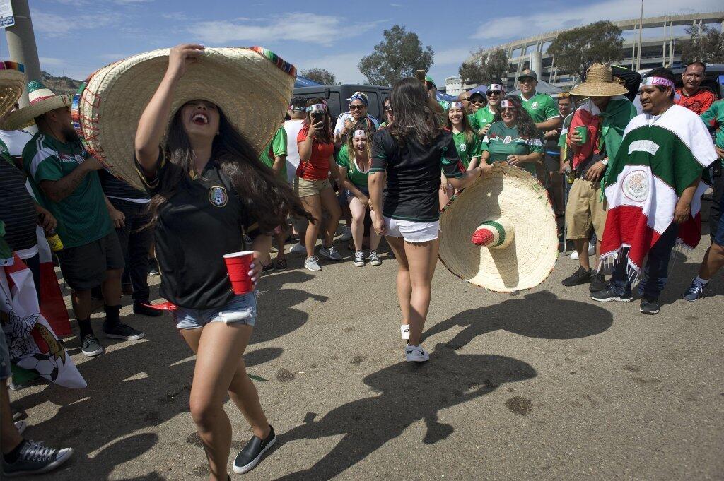 EN FOTOS: El COLOR de México contra El Salvador en San Diego