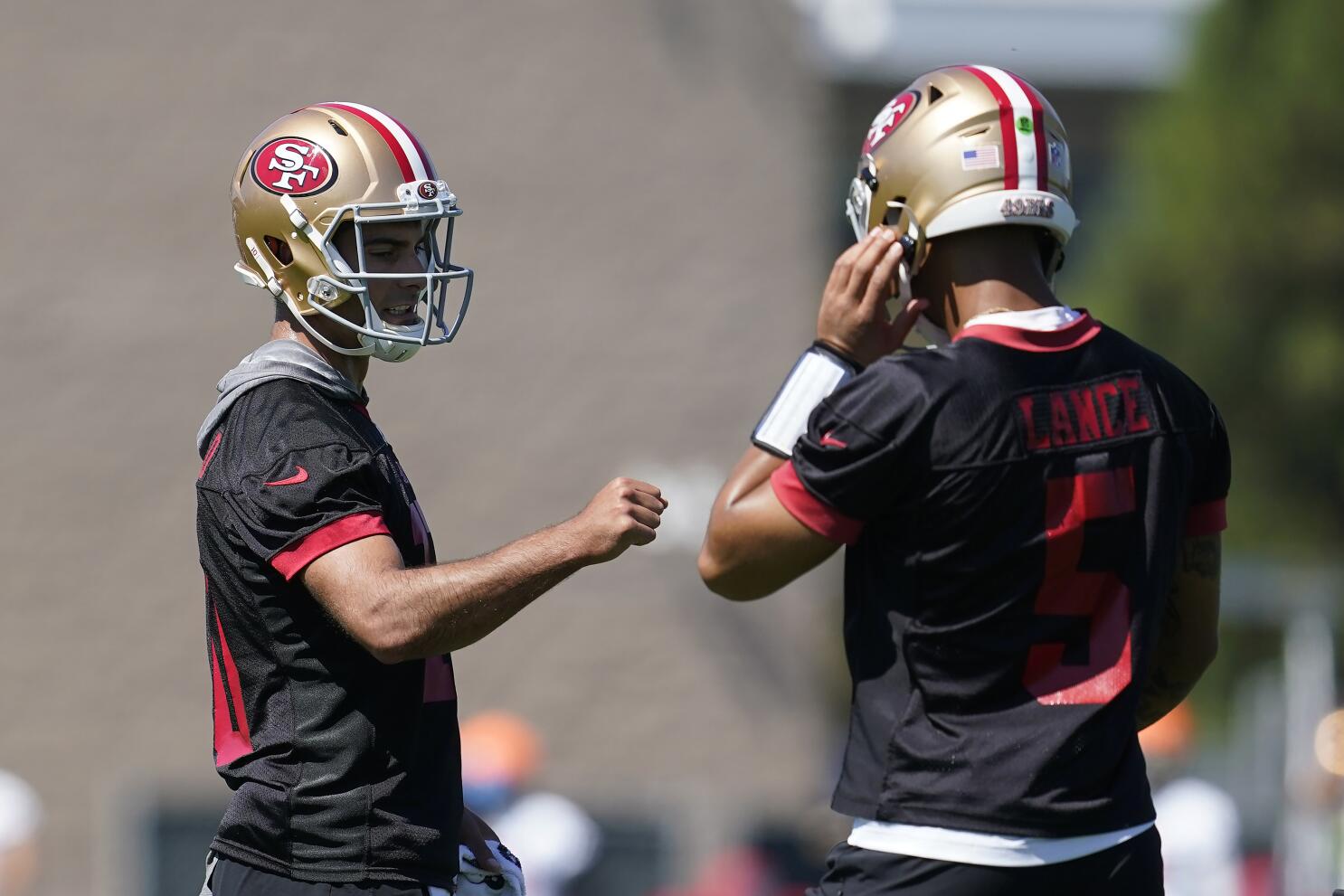 49ers news: Jimmy Garoppolo is staying with the 49ers in 2021, per NFL  Network - Niners Nation