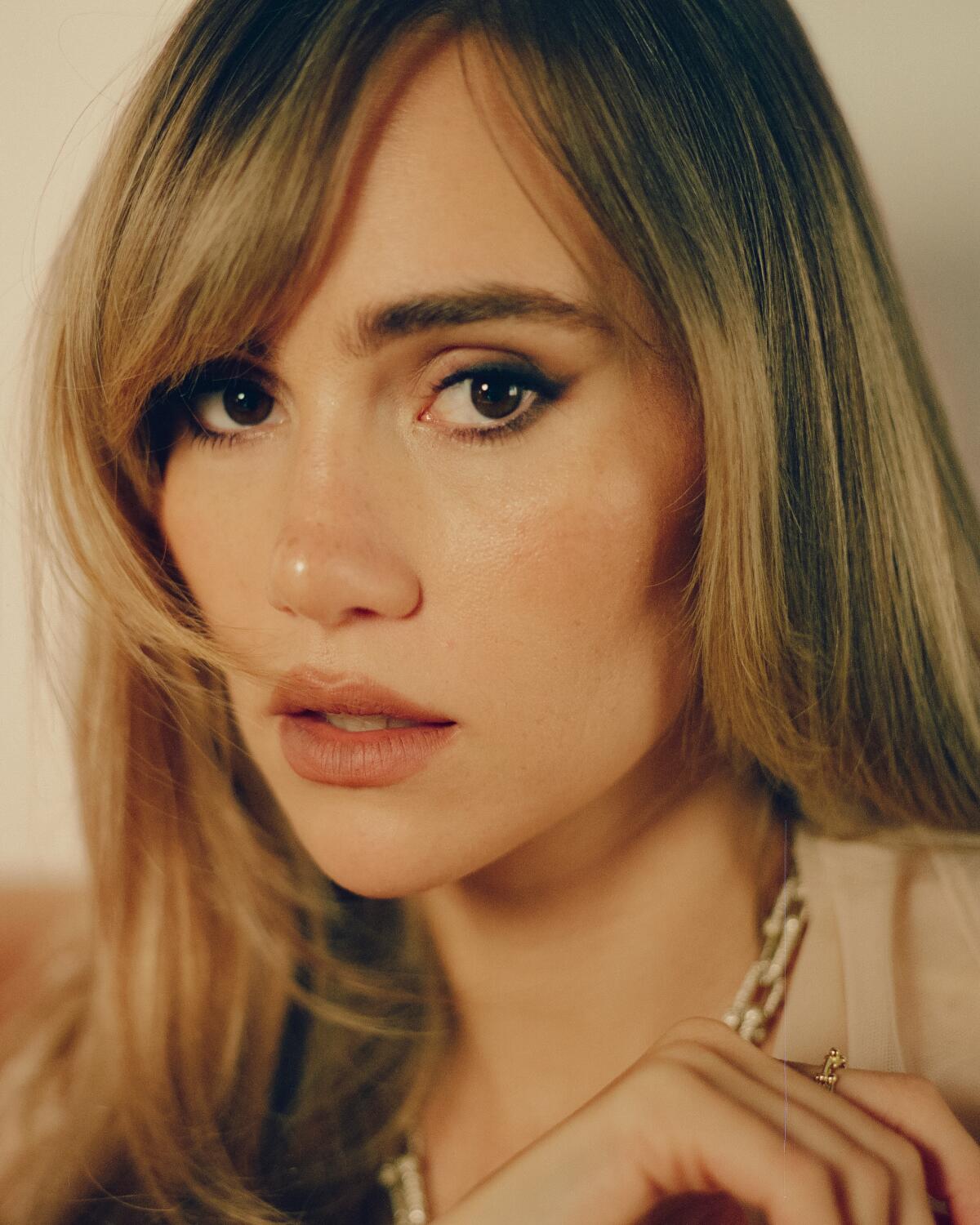 Suki Waterhouse releases her album "Memoir of a Sparklemuffin" on Sep. 13