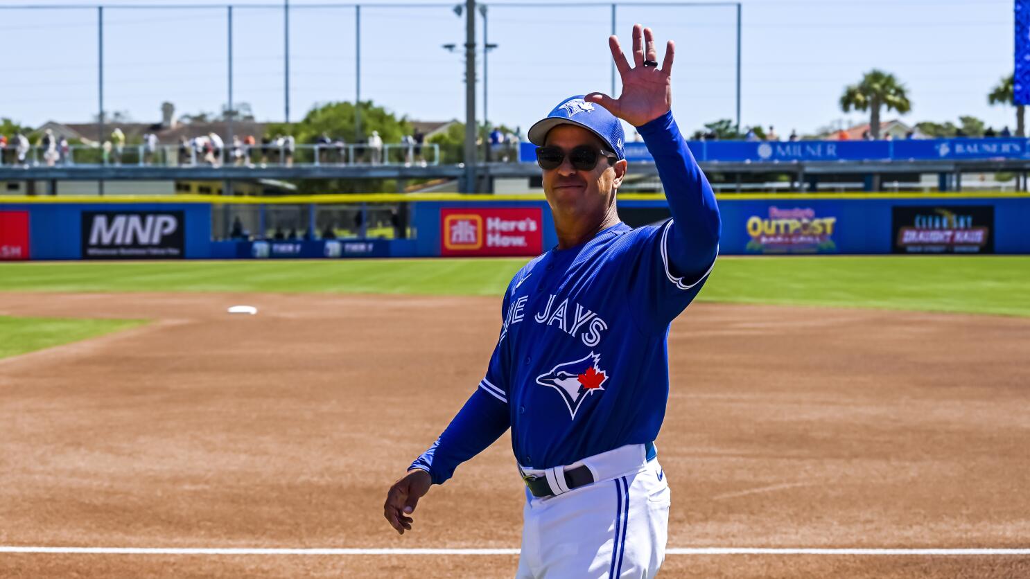 Blue Jays extend manager Charlie Montoyo through 2023 - The San