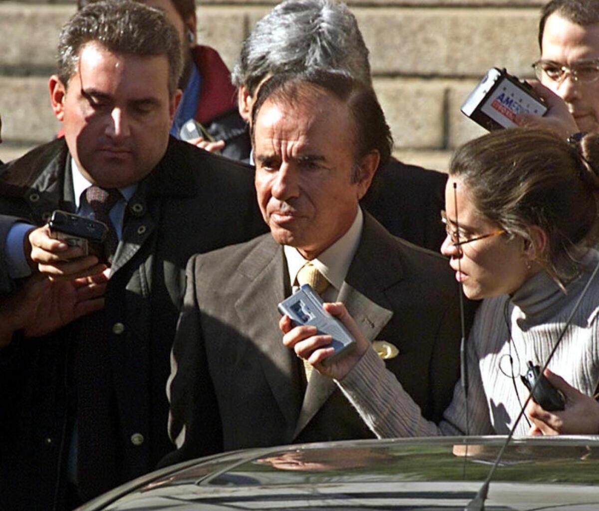 El ex presidente Carlos Menem en foto de archivo 2001, en Buenos Aires.