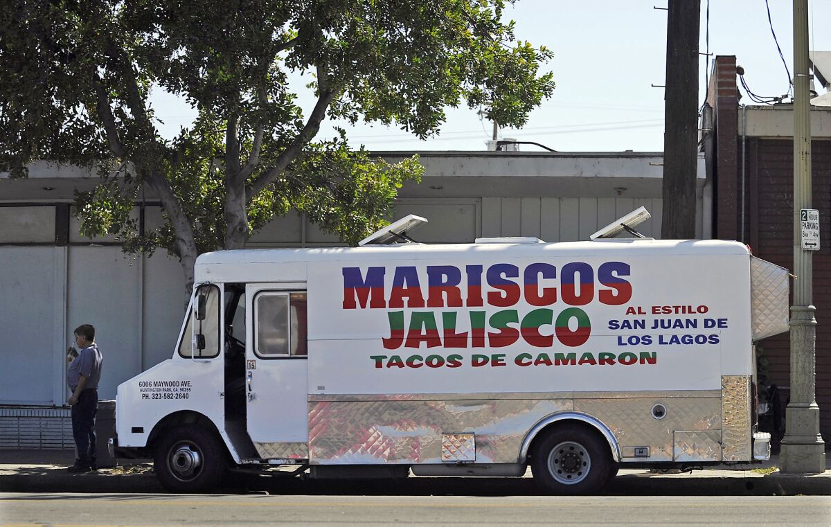 Taco Tuesday: Tacos dorados de camarones - Los Angeles Times