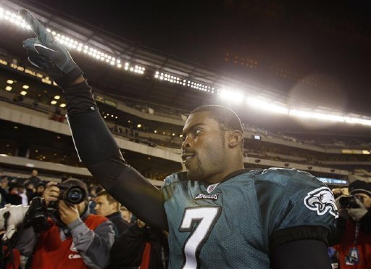 Michael Vick wins over fans in return to Atlanta - The San Diego  Union-Tribune