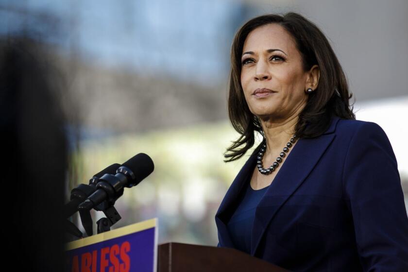 OAKLAND, CALIF. -- SUNDAY, JANUARY 27, 2019: Senator Kamala Harris kick starts her presidential campaign at a rally in her hometown of Oakland, Calif., on Jan. 27, 2019. (Marcus Yam / Los Angeles Times)