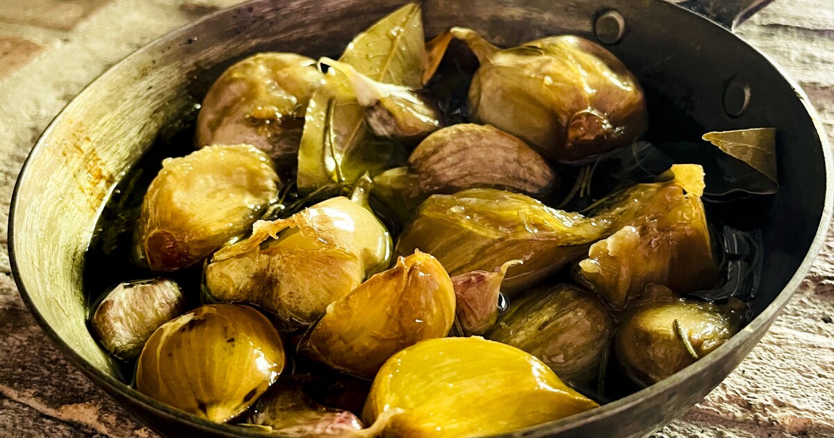 This garlic confit un-recipe will change your cooking game