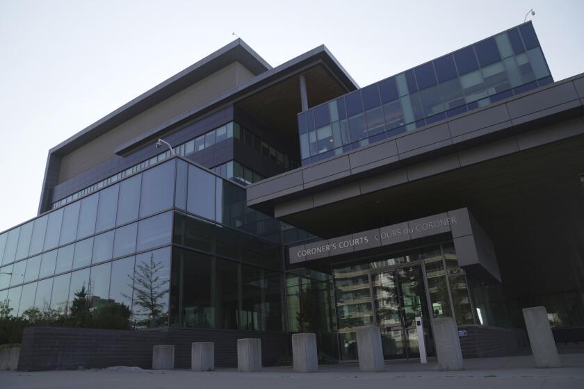 Fachada de la Oficina del Jefe Forense de Ontario, el jueves 19 de septiembre de 2024, en Toronto. (AP Foto/Angie Wang)