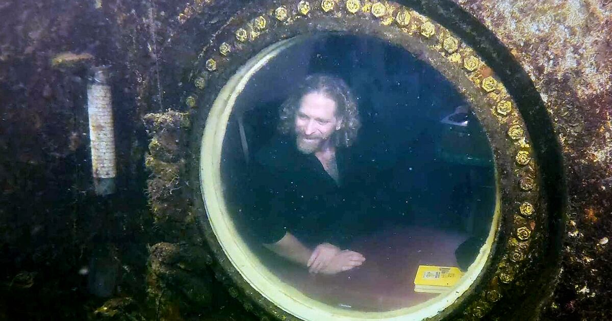 Un professeur de Floride vit un record de 73 jours dans un hôtel sous-marin