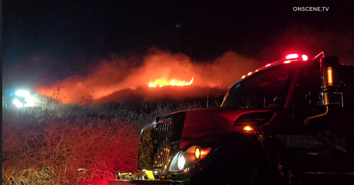High winds fuel Jurupa Valley fire, creating challenges for Franklin firefighters High winds fuel Jurupa Valley fire, creating challenges for Franklin firefighters
