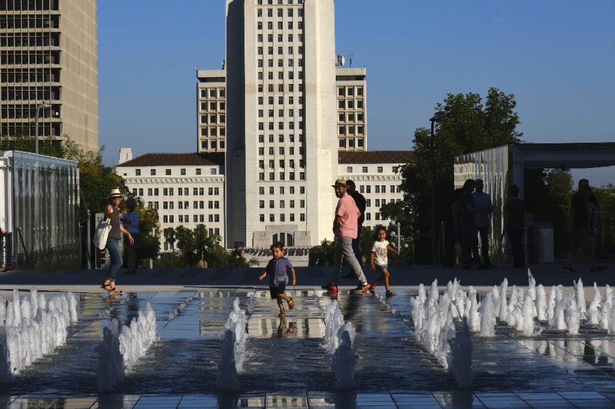 La medida llega varios días después de que el gobernador de California, Gavin Newsom, firmara la Ley AB-857, que permite el establecimiento de bancos públicos en todo el estado.